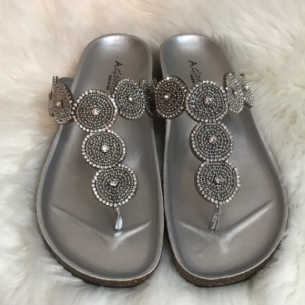 💠Beauty + Comfort! Giannetti Thong Sandals Sz 9💠